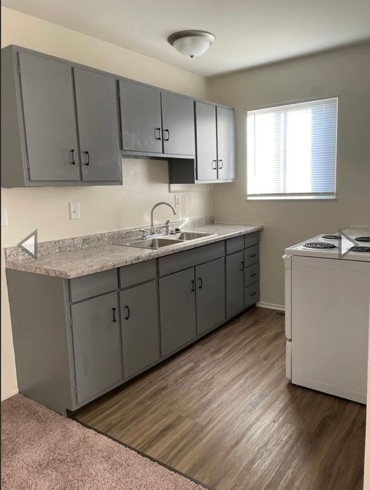 1237 Uhlwood Dr - Photo 4 of 7