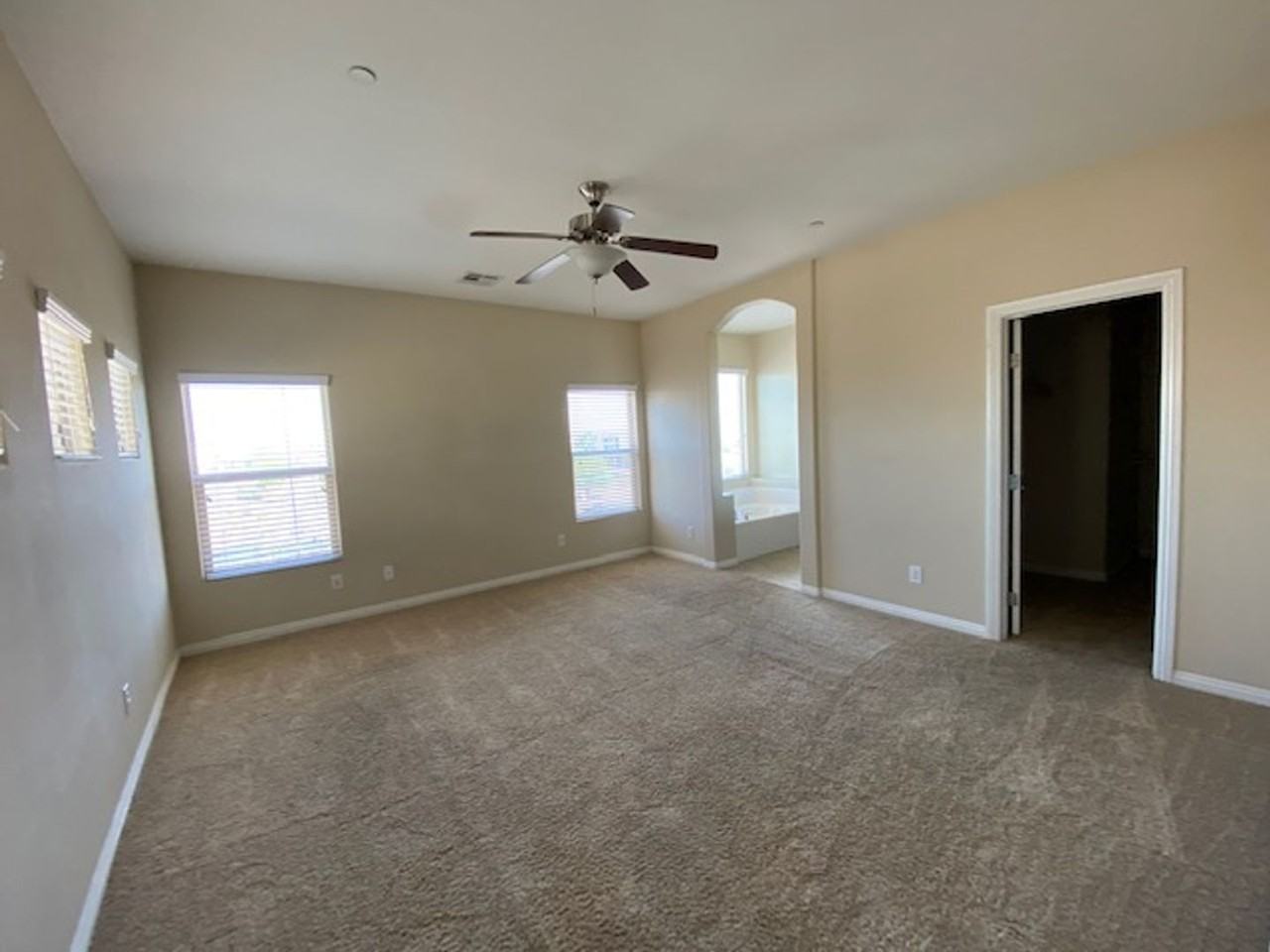 1116 Bradley Bay Ave - Photo 6 of 15