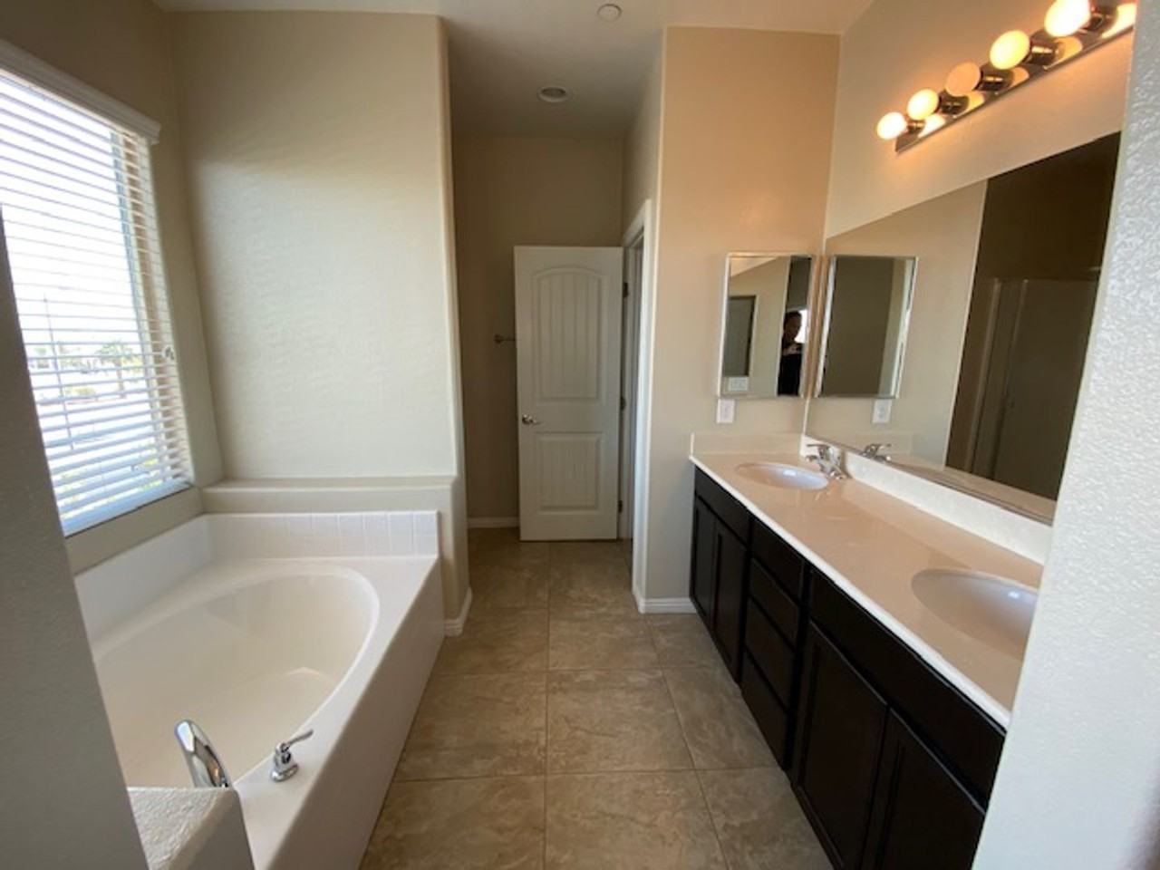 1116 Bradley Bay Ave - Photo 7 of 15