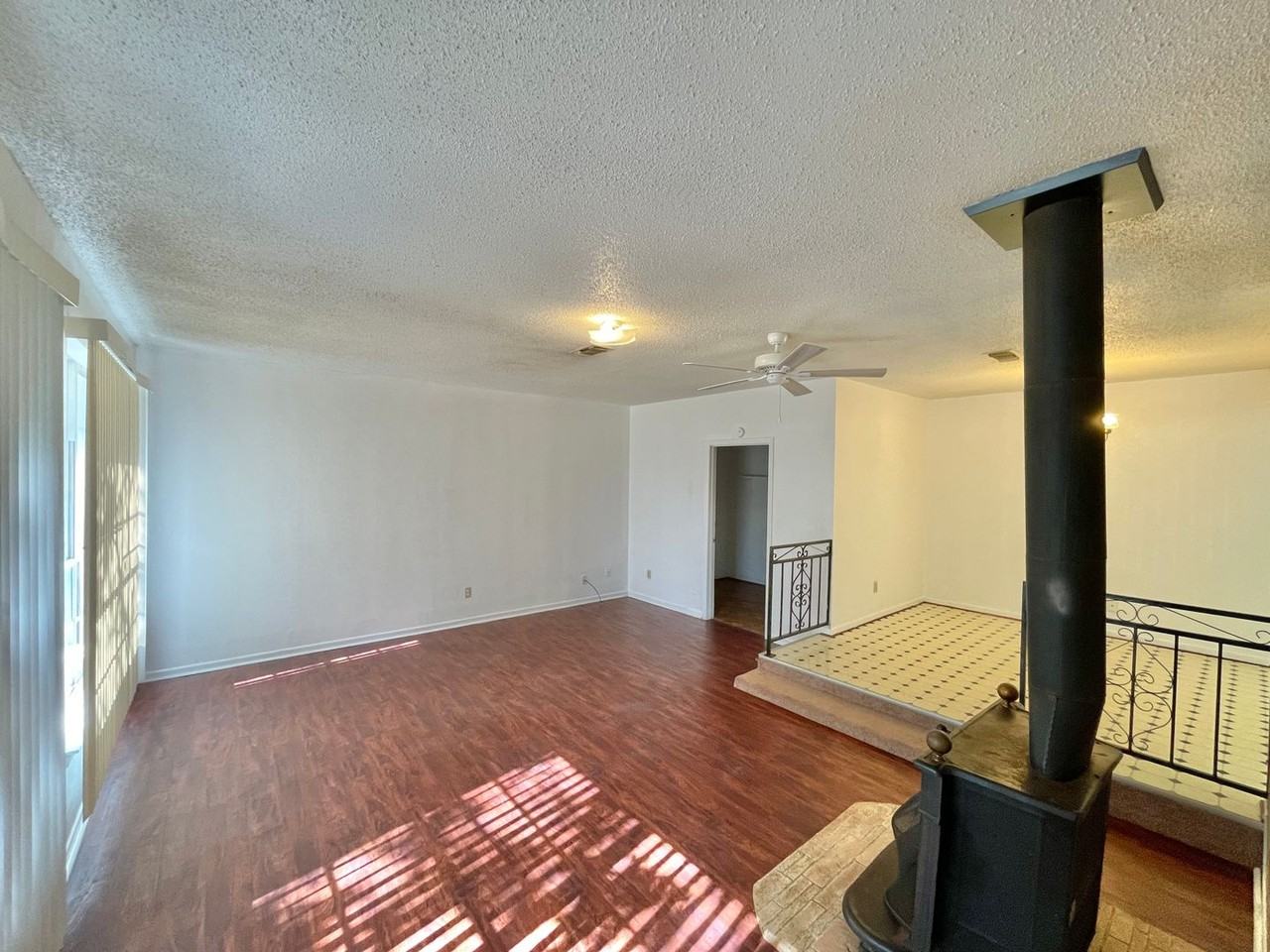 1411 Missouri Ave - Photo 5 of 25