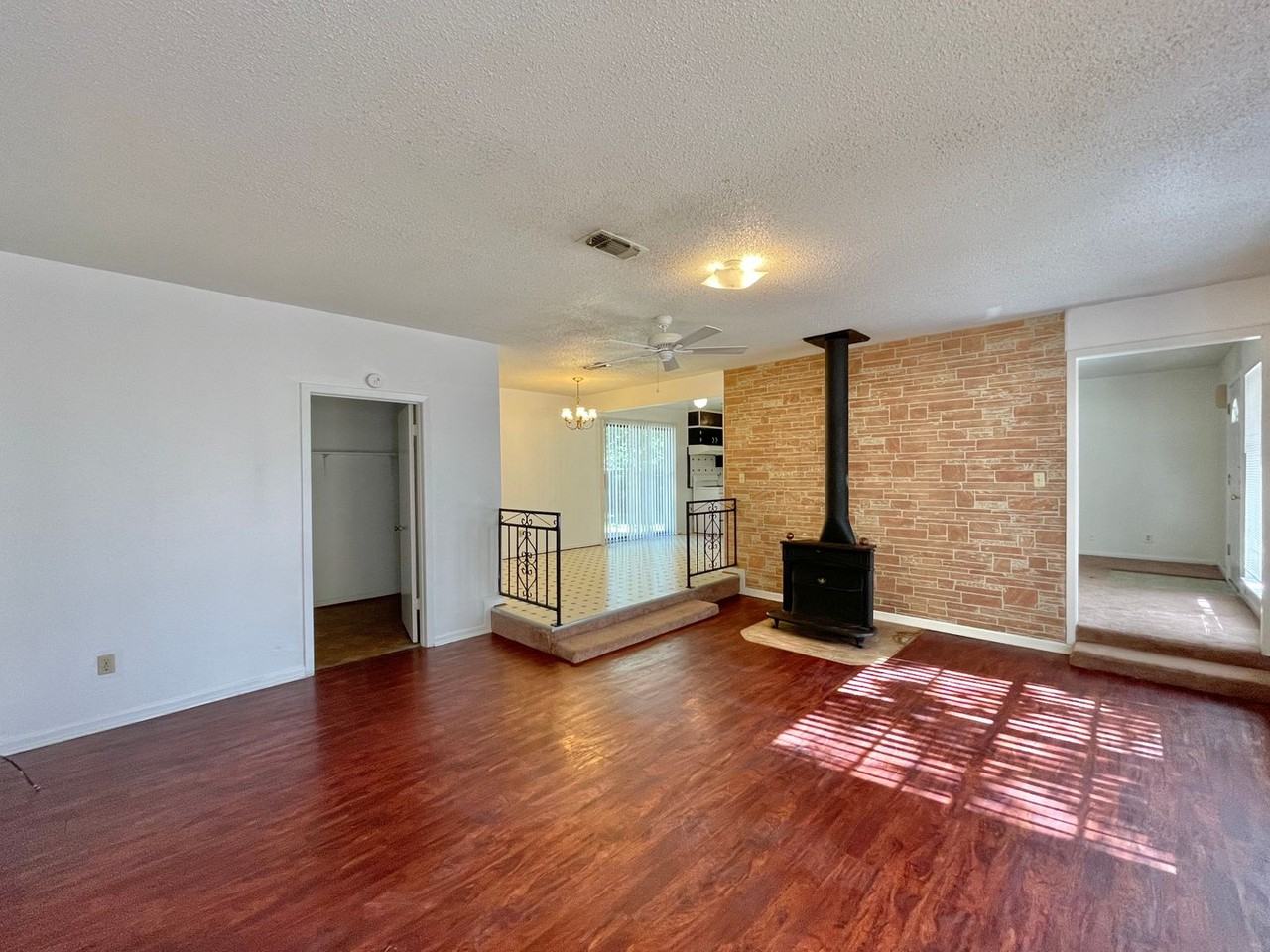 1411 Missouri Ave - Photo 6 of 25