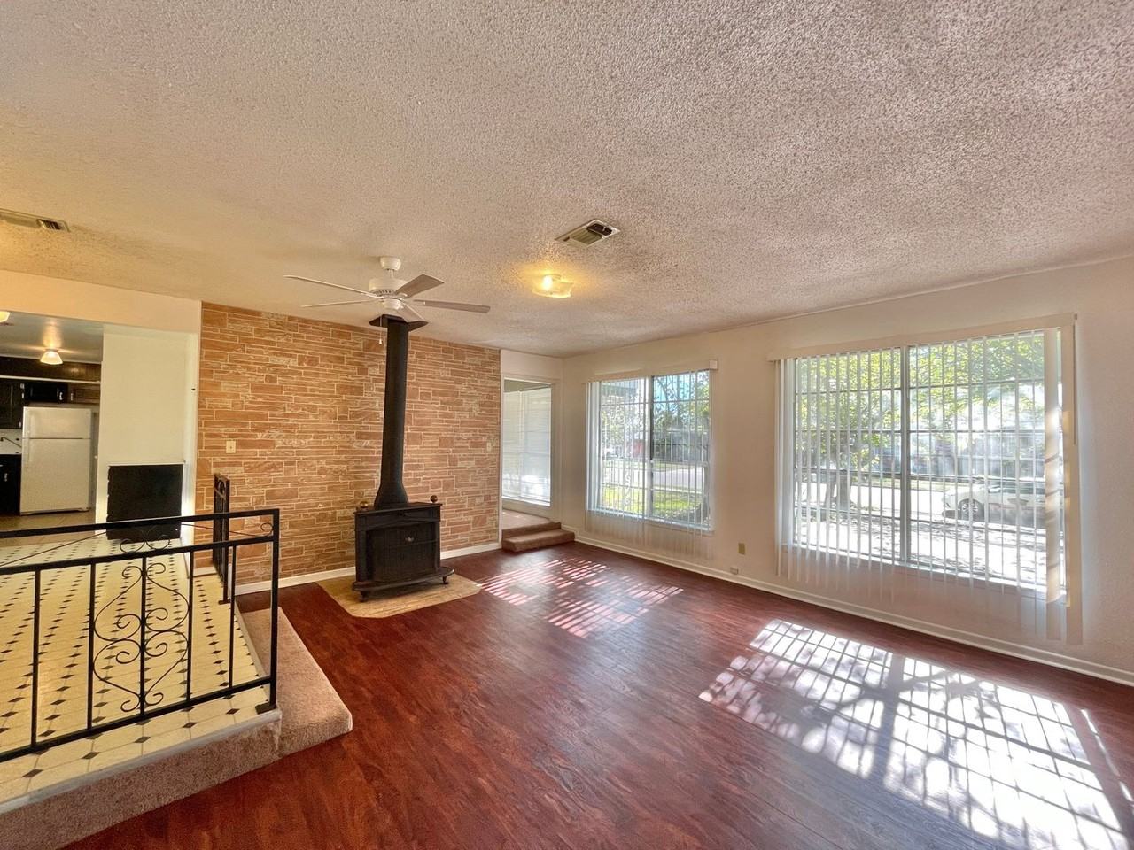 1411 Missouri Ave - Photo 7 of 25