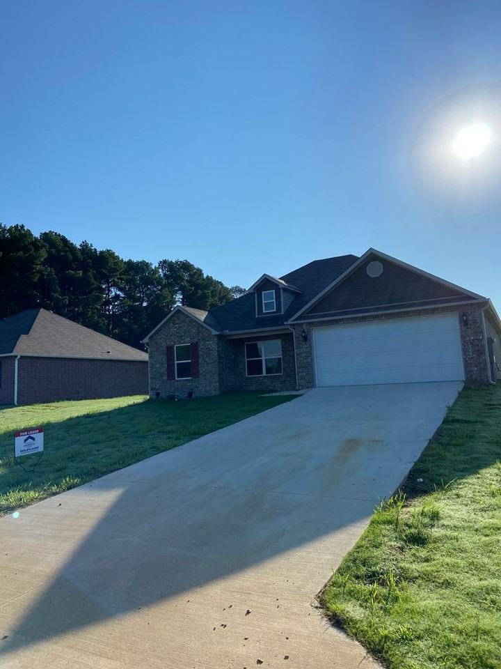 1805 Reynolds Rd - Photo 4 of 21