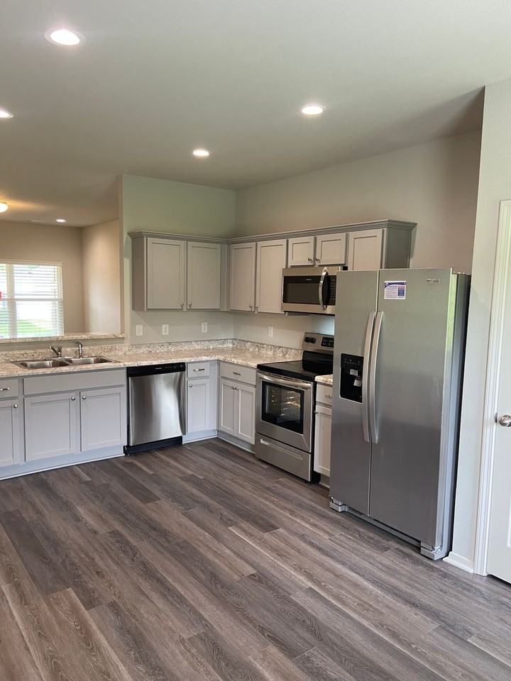 1805 Reynolds Rd - Photo 7 of 21