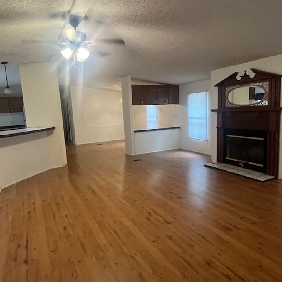 83 Walden Rd - Photo 2 of 15