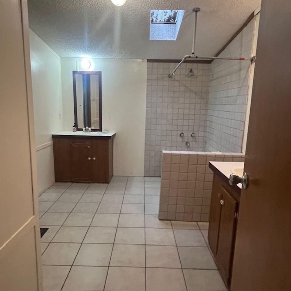 83 Walden Rd - Photo 3 of 15