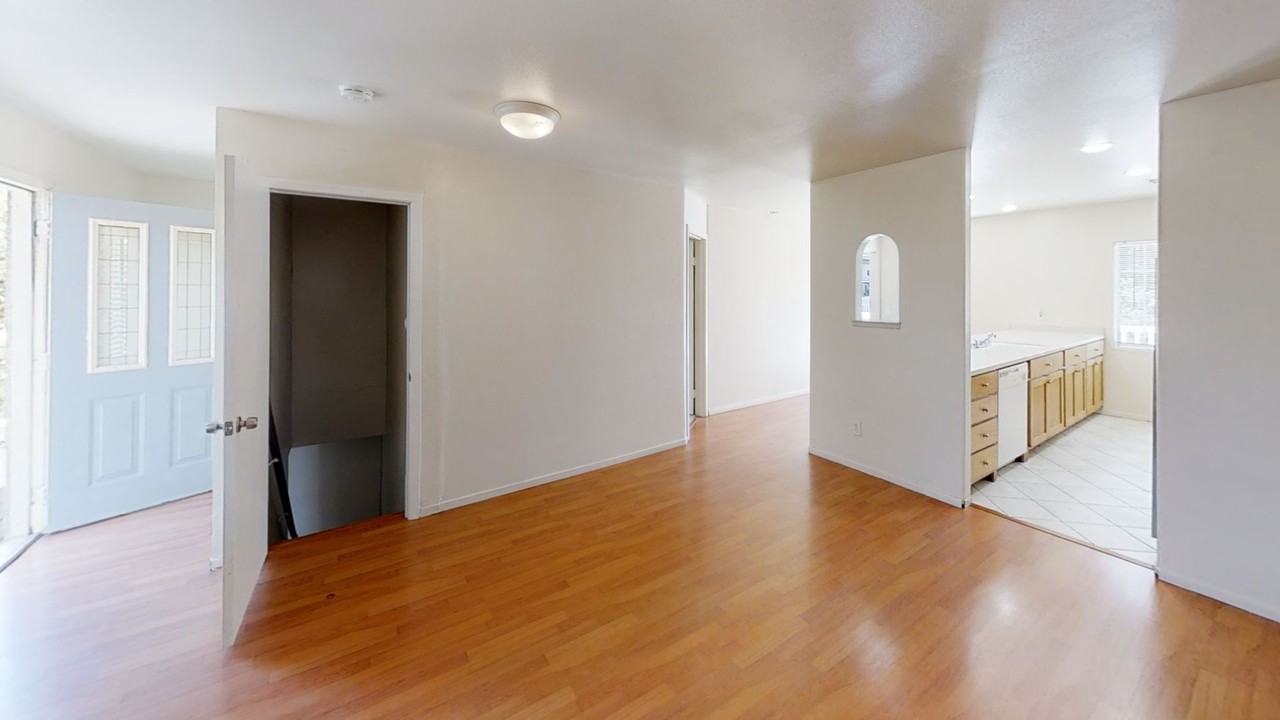 5115 Reservoir Drive - Photo 5 of 28