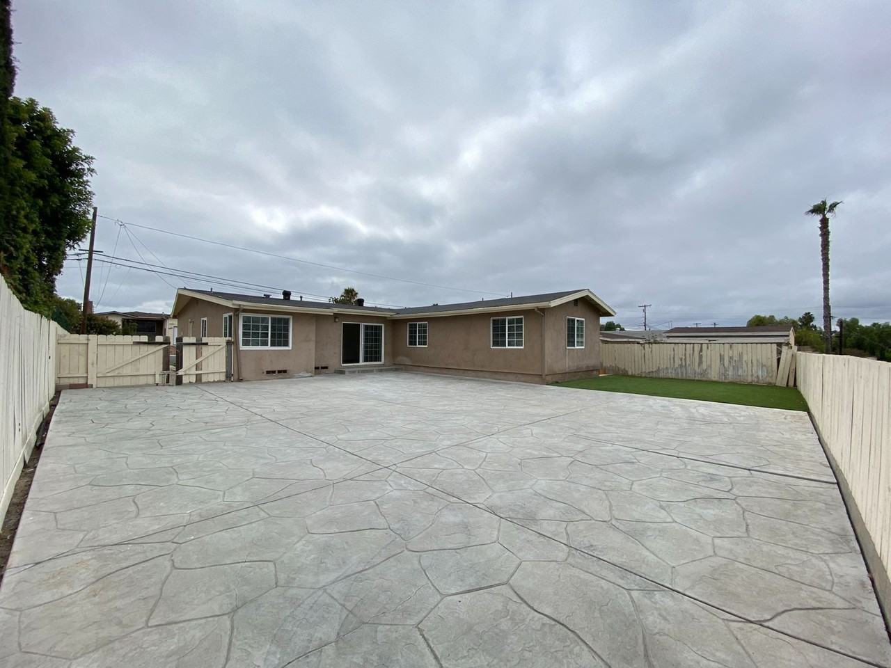 5222 La Dorna St - Photo 4 of 32