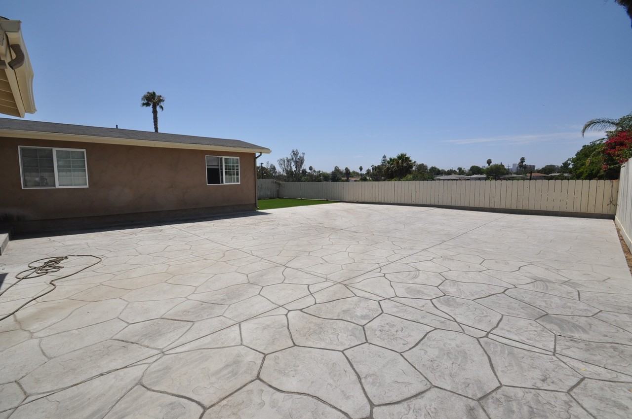 5222 La Dorna St - Photo 5 of 32