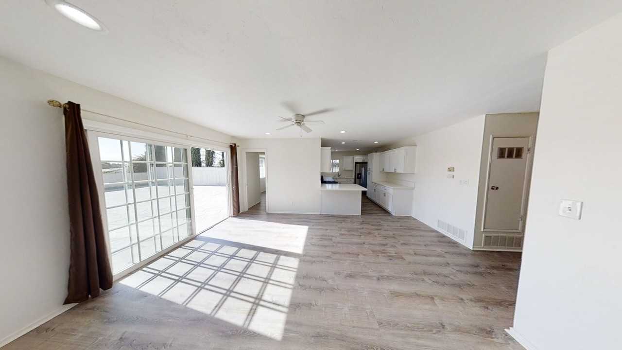 5222 La Dorna St - Photo 6 of 32