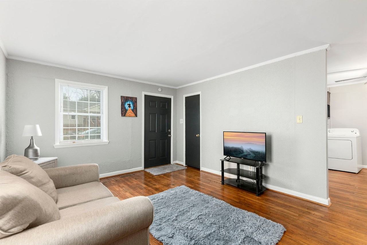 1303 Hickory Ave - Photo 3 of 21