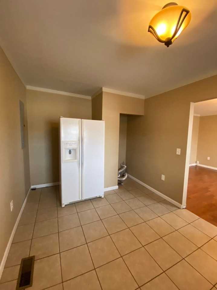 705 Knox Ave - Photo 3 of 8