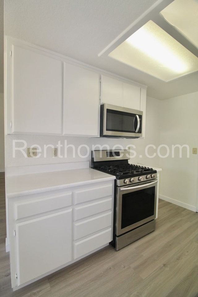 2723 Malibu Pl - Photo 7 of 23