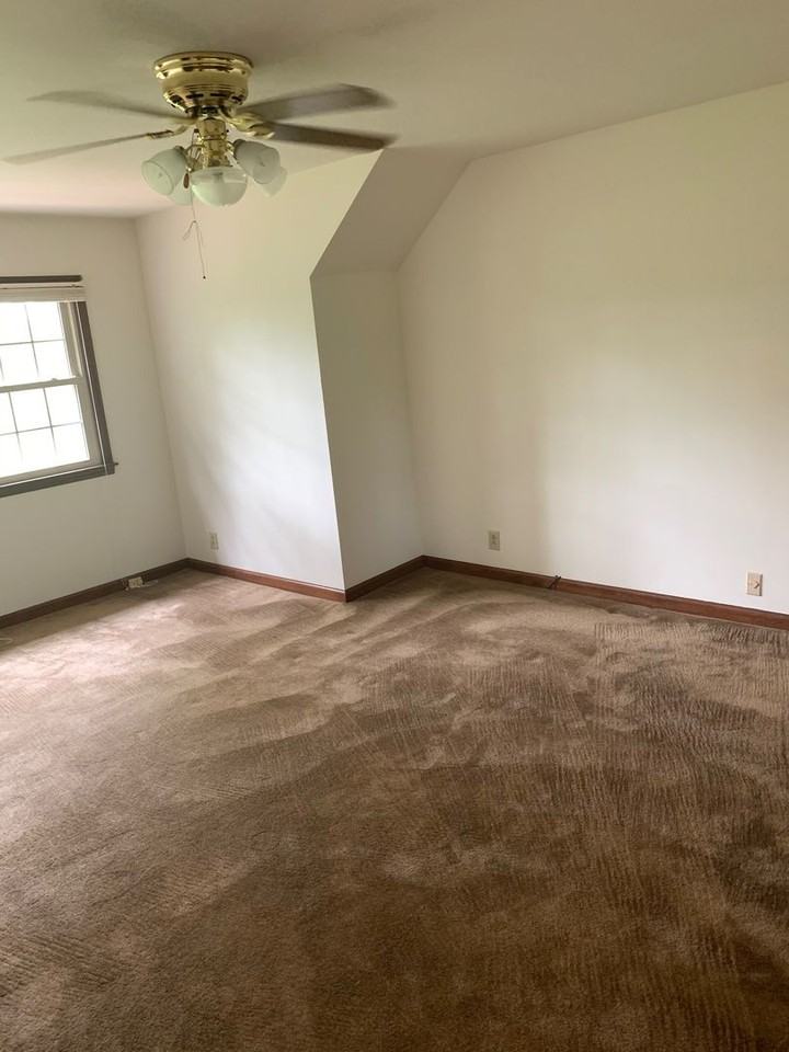 305 Dogwood Ct - Photo 3 of 29