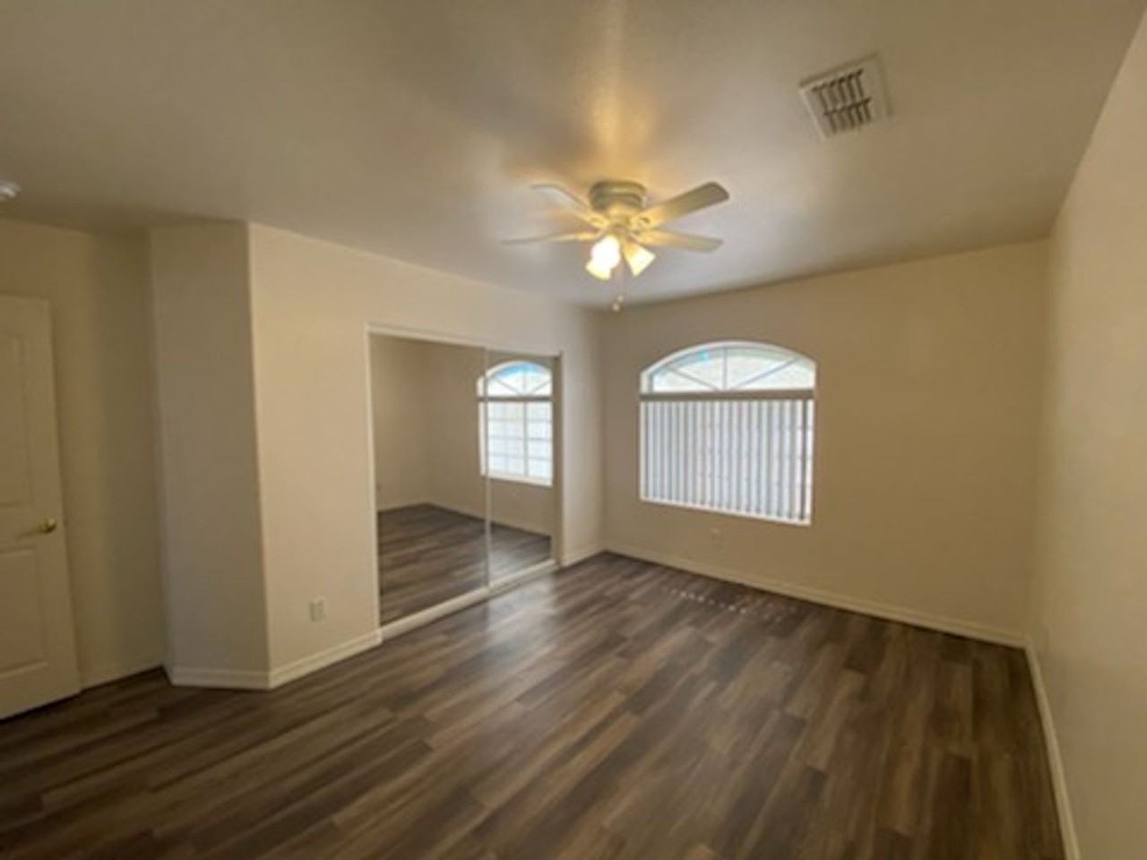 3667 Heather Ave - Photo 4 of 11