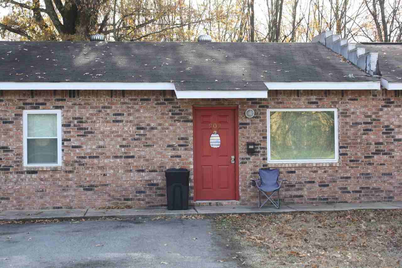 202 Tucker Inn - Photo 3 of 19