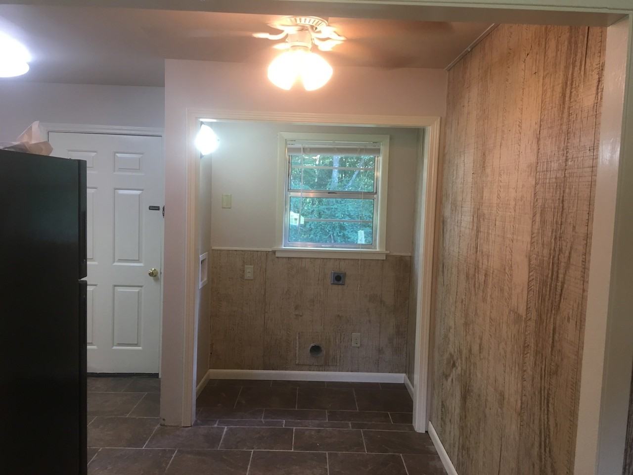202 Tucker Inn - Photo 6 of 19