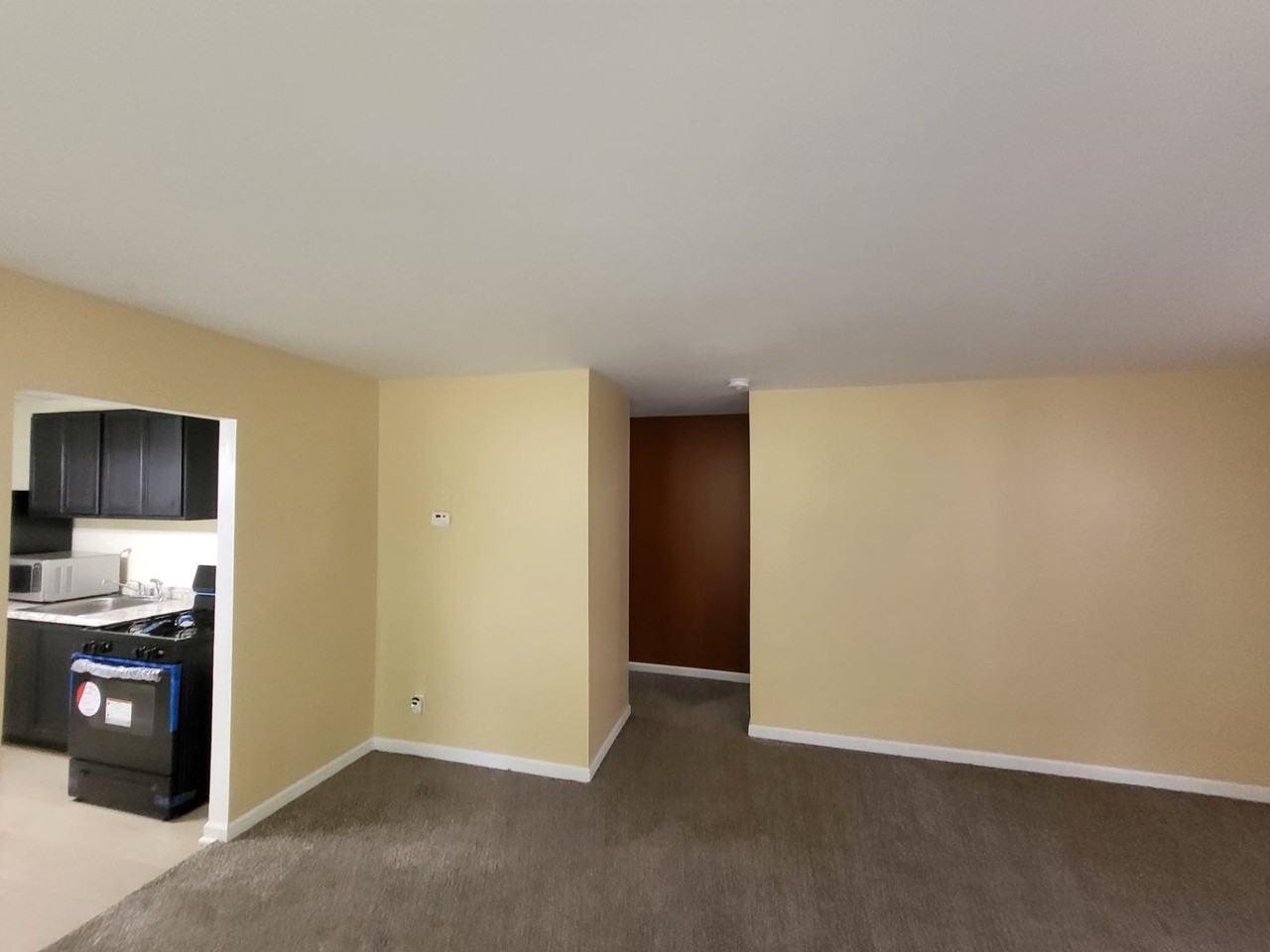 6913 Cecil Dr - Photo 3 of 21