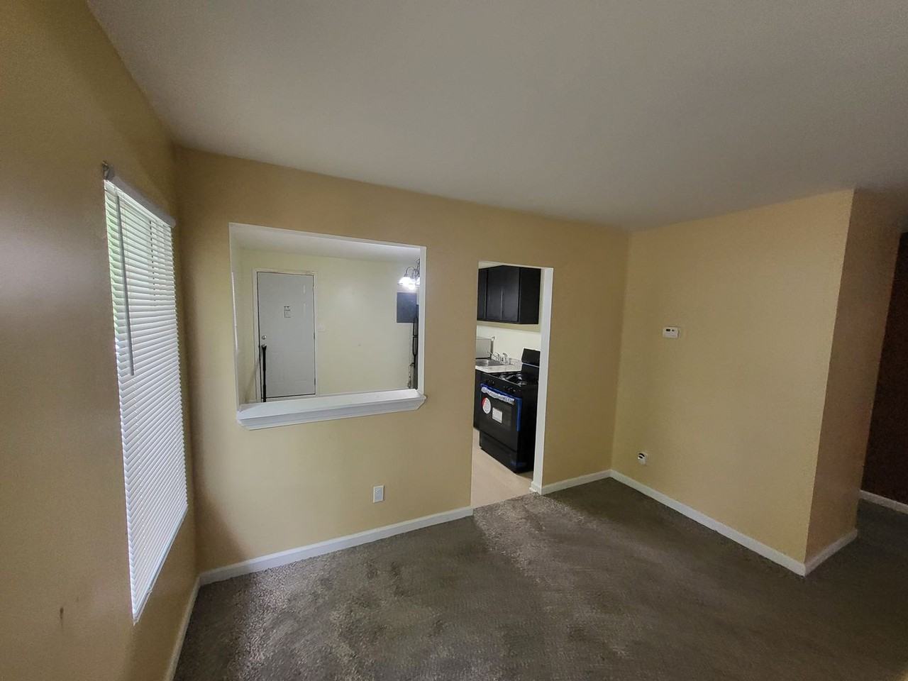 6913 Cecil Dr - Photo 4 of 21