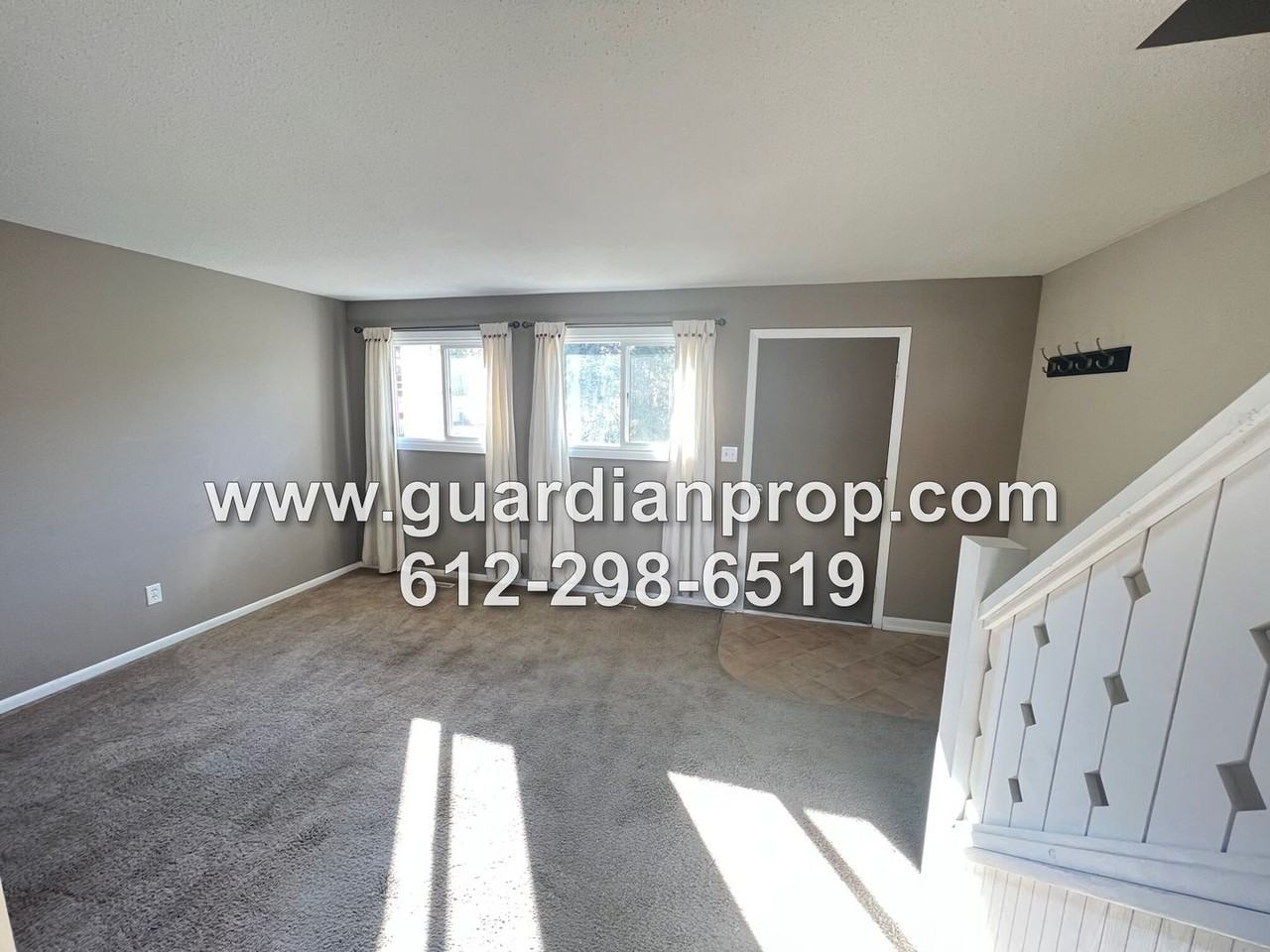 1495 Goodwin Ave N - Photo 3 of 14