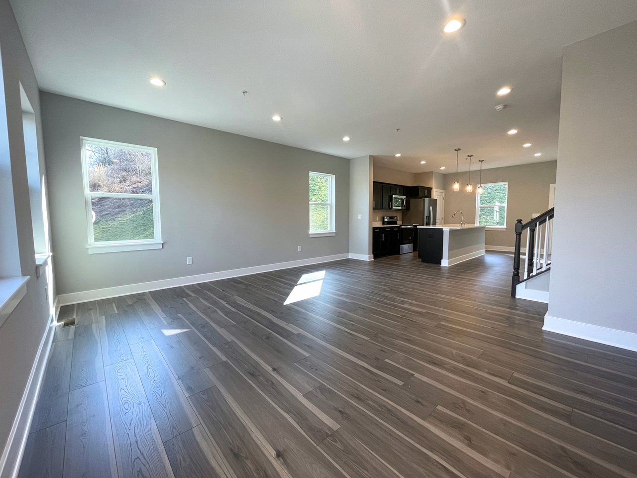 6011 Stefano Dr - Photo 3 of 27