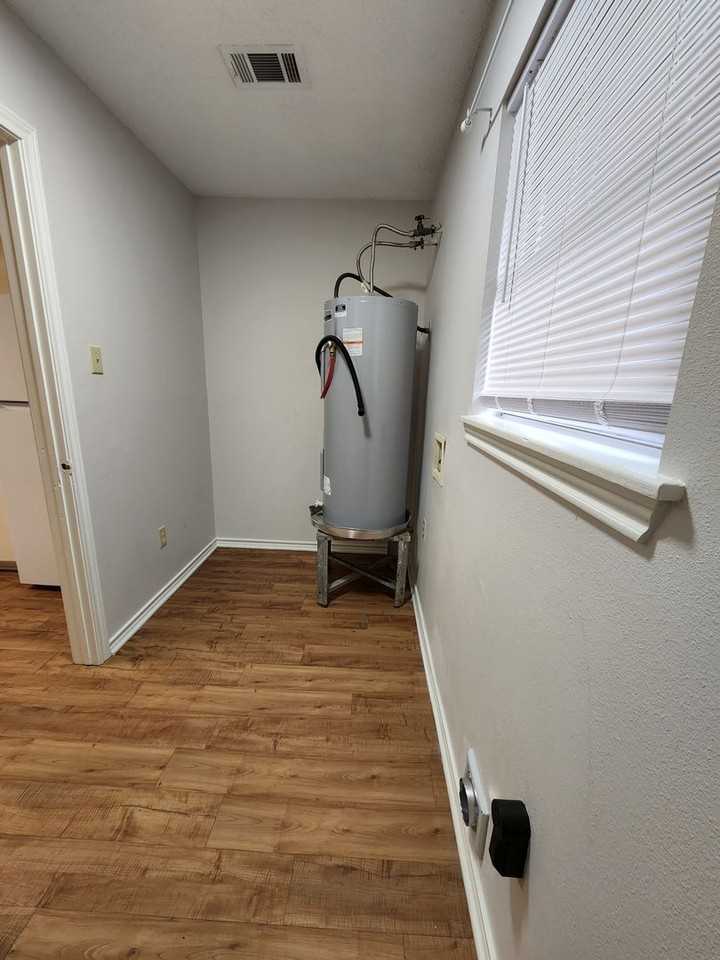 3718 Bluff Oak St - Photo 3 of 36