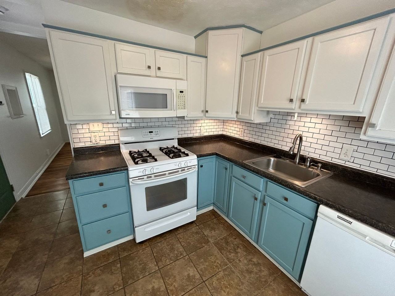 3335 P St - Photo 3 of 19