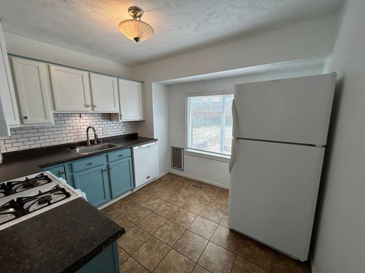 3335 P St - Photo 4 of 19