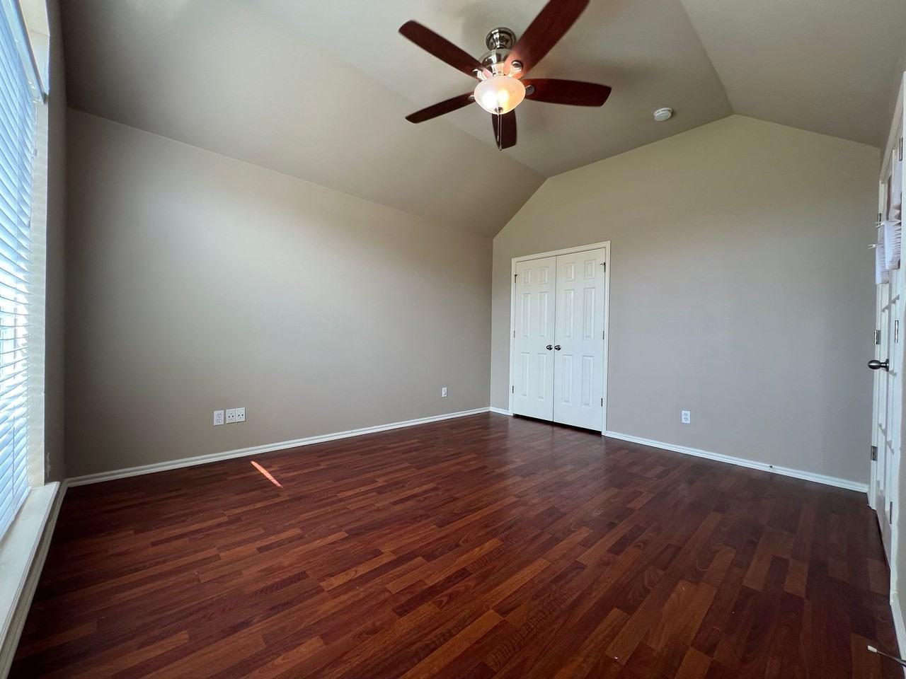 1709 Del Simmons Dr - Photo 3 of 24