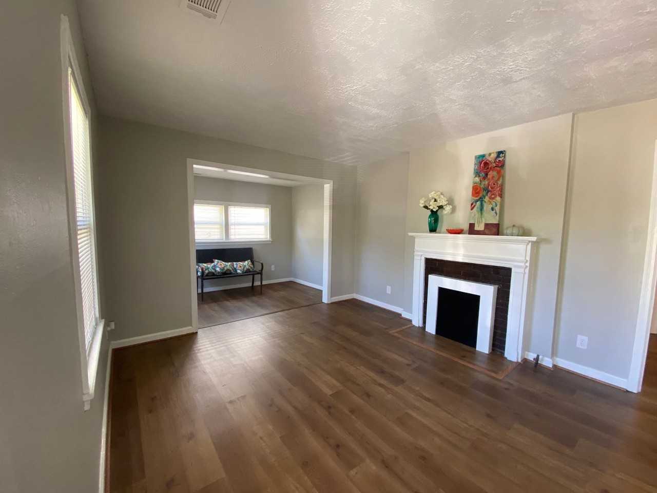 52 Pelham Hts - Photo 2 of 13