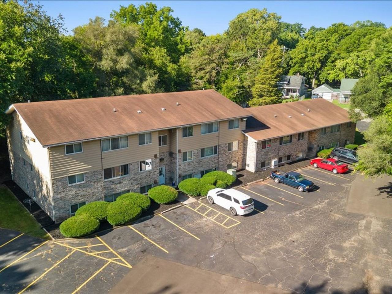 Sugar Pine Apartments - Photo 2 of 31