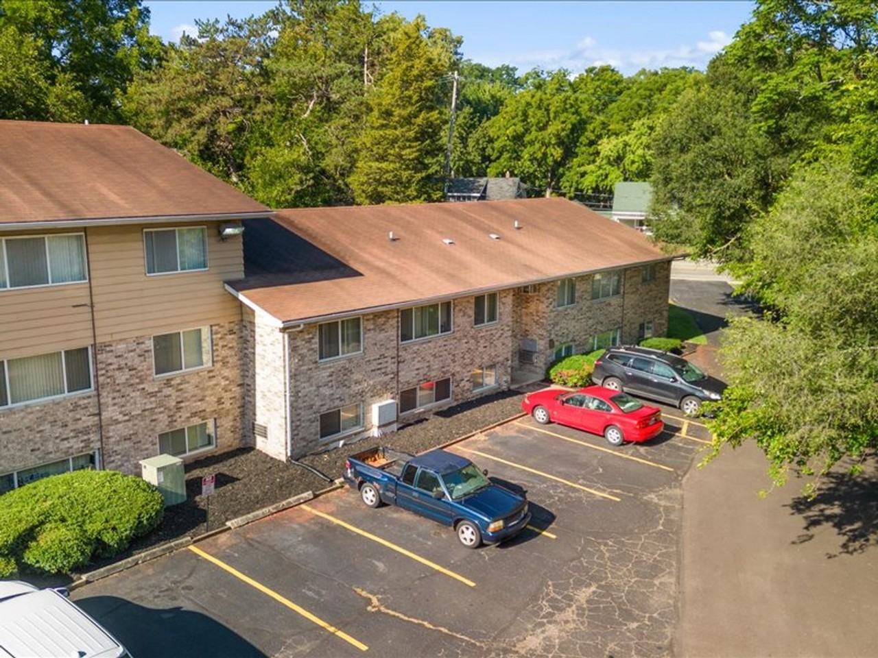 Sugar Pine Apartments - Photo 3 of 31