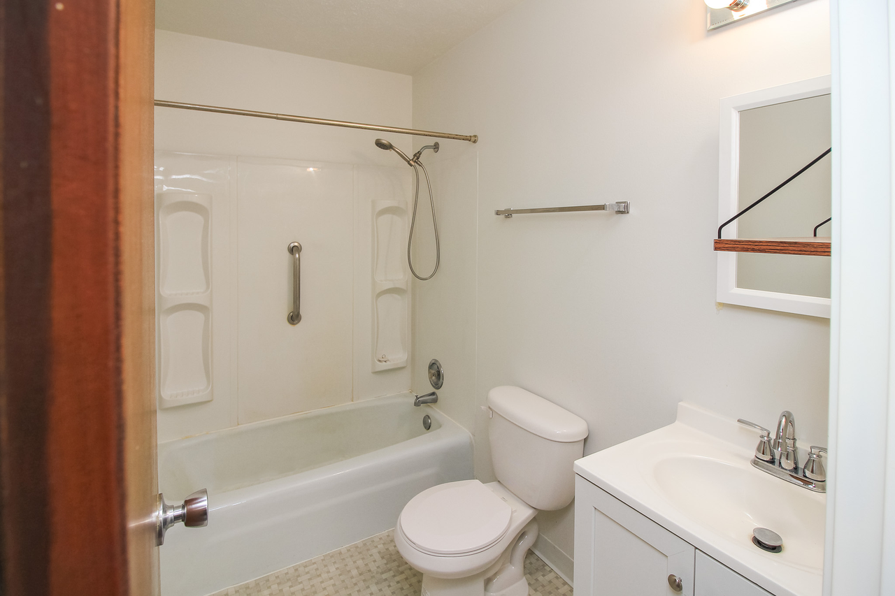 Riverview Apartments - Photo 7 of 14