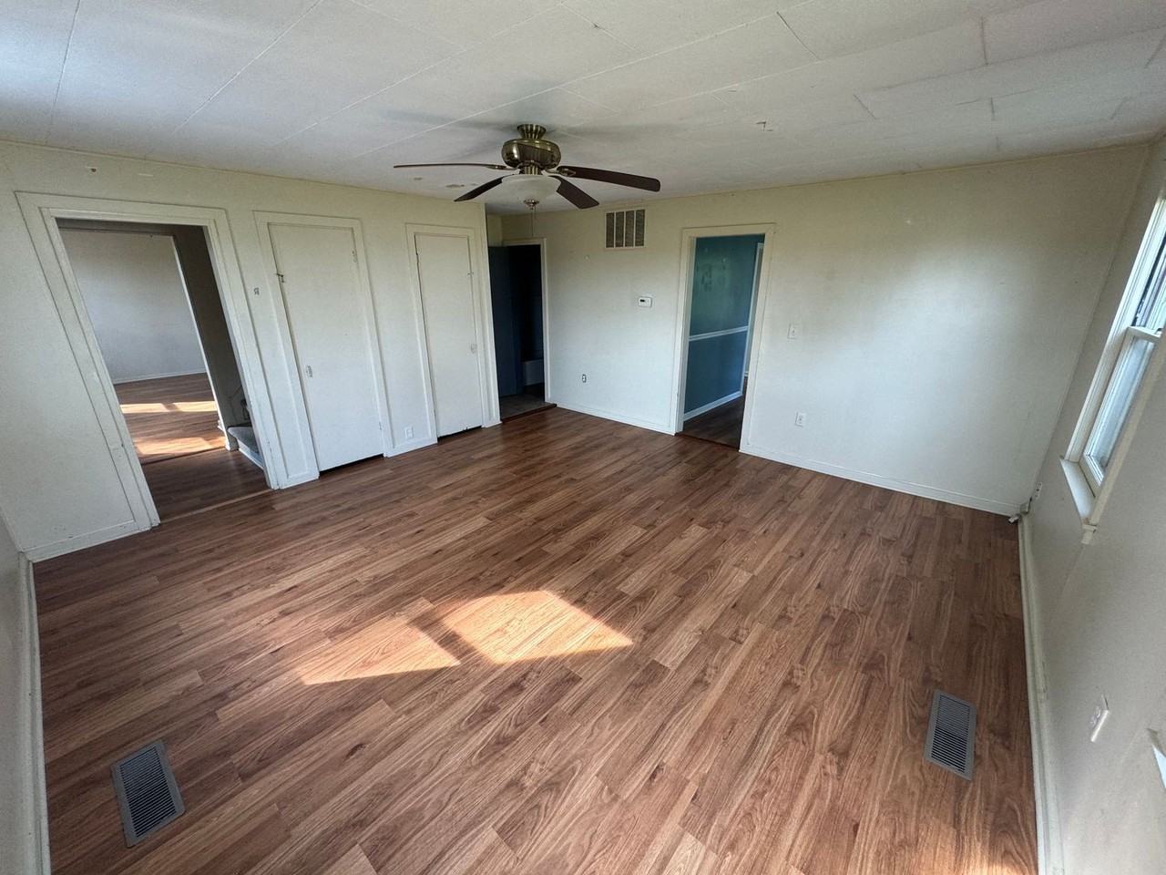 9801 N Radnor Rd - Photo 3 of 13