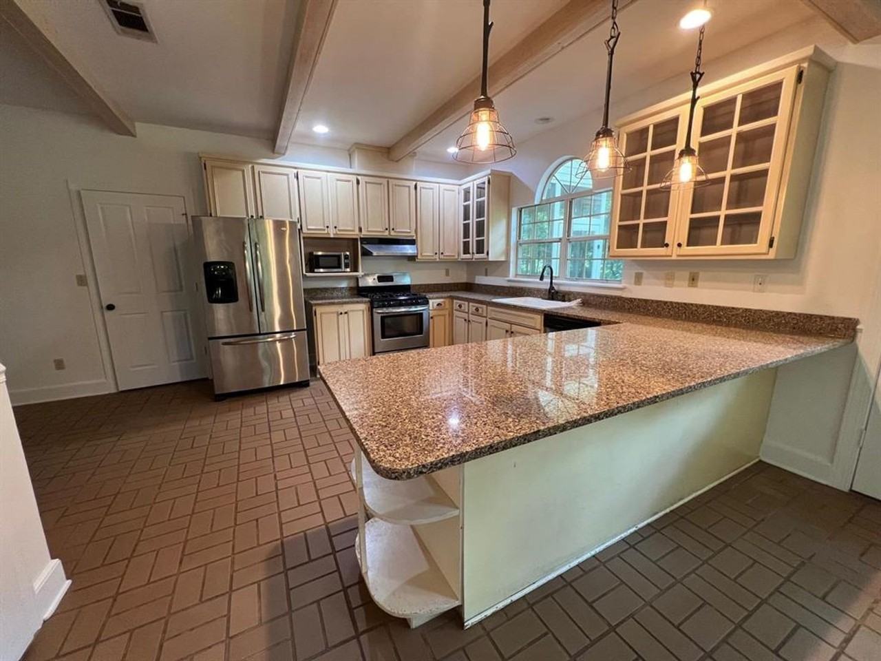 1381 Manor House Dr - Photo 5 of 19