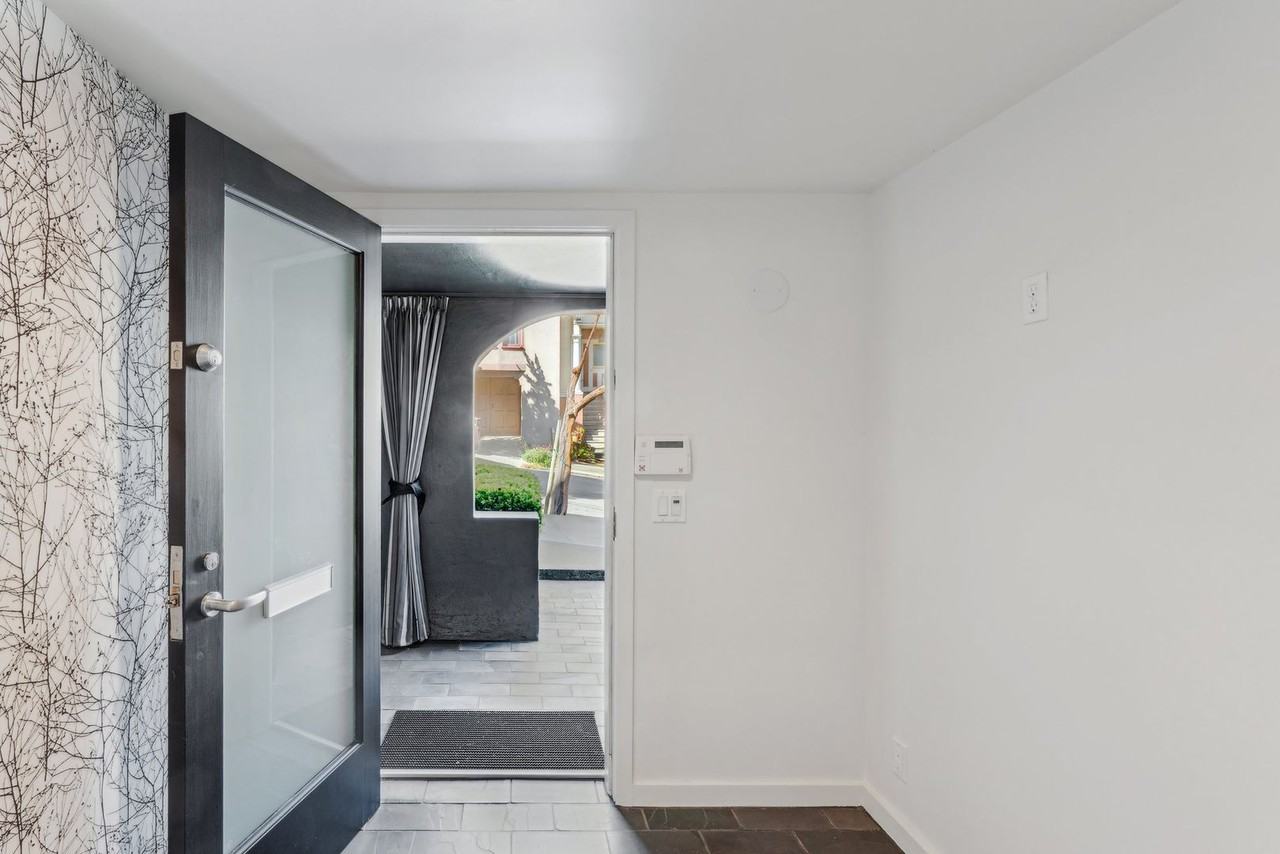 1572 Shrader St - Photo 3 of 50