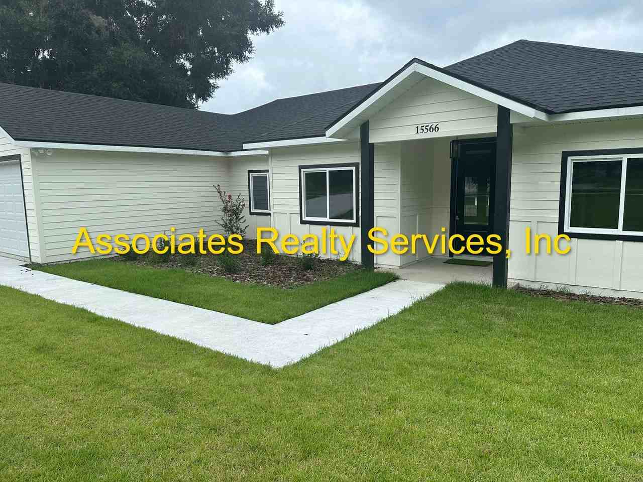 15566 Nw 135th Ter - Photo 2 of 49