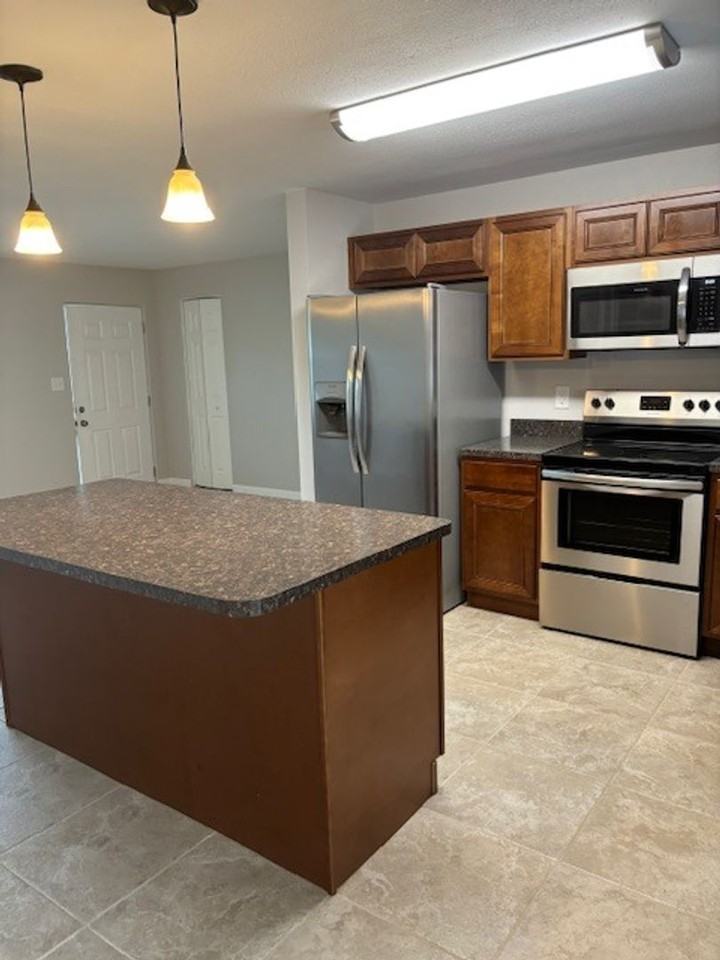 120 Hardin Pl - Photo 4 of 17