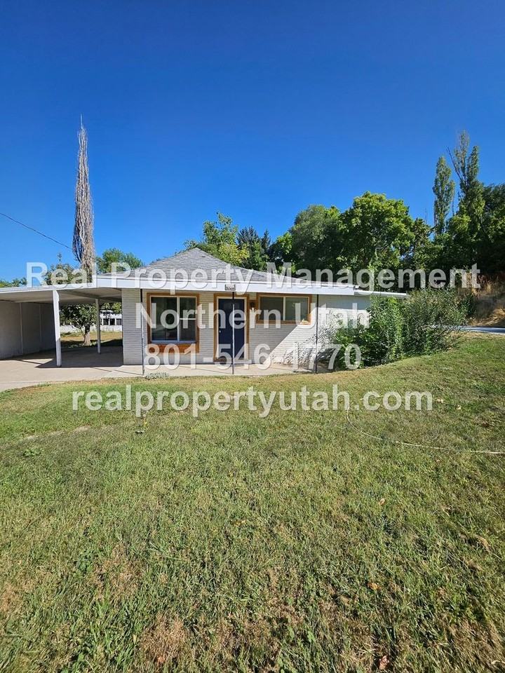 662 4th St - Photo 2 of 23