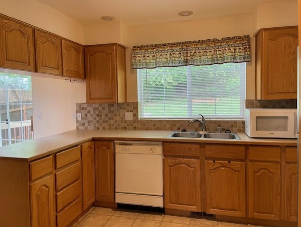 1412 Sweetbay Drive - Photo 5 of 30