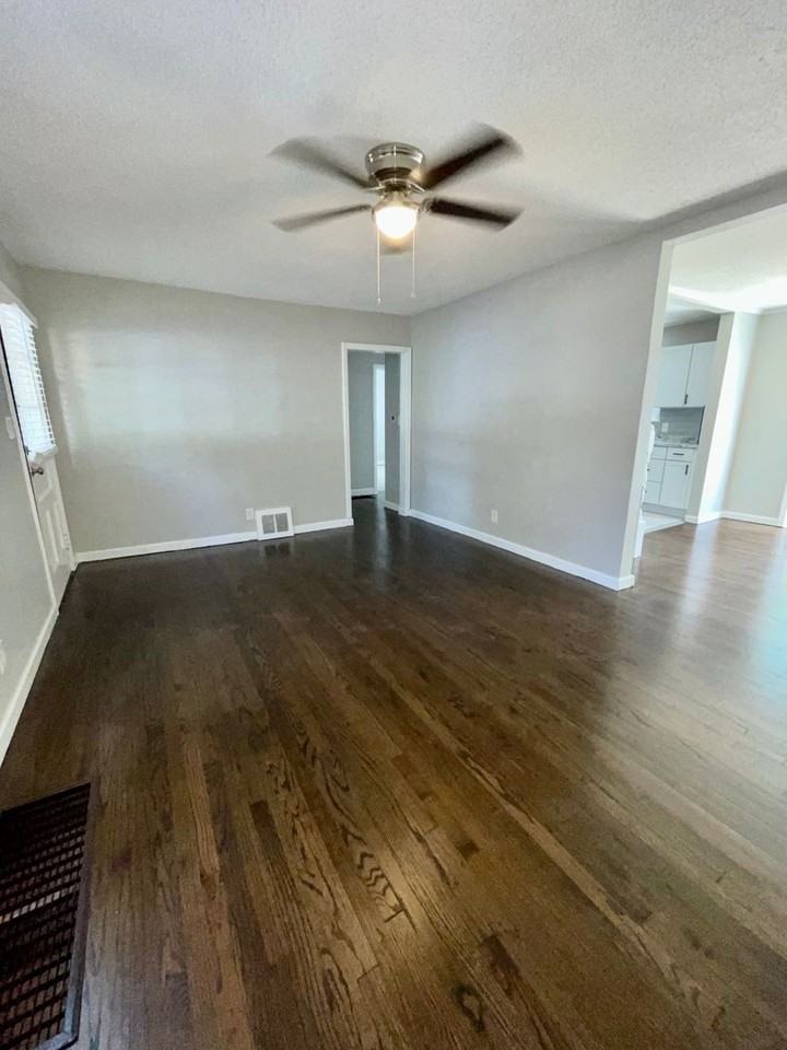 2712 Glendale Ave - Photo 3 of 20