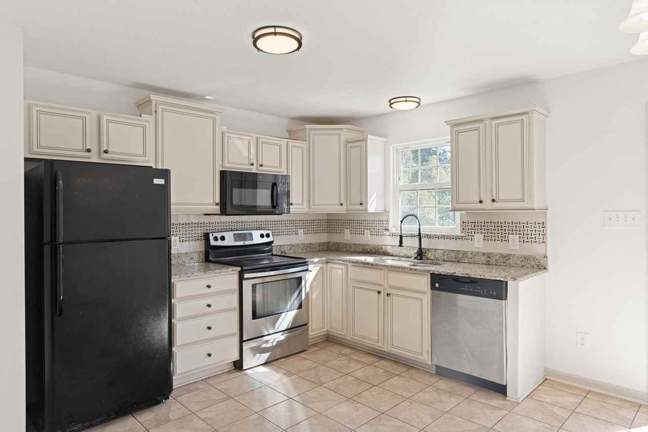 125 Bennett Dr - Photo 2 of 44