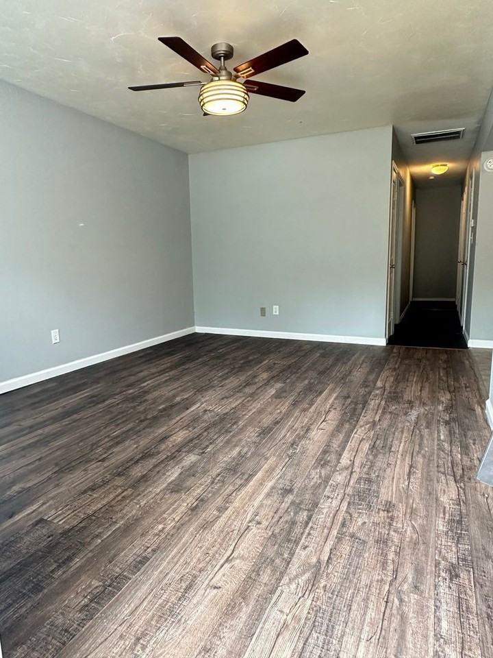 1026 N Homewood Ave - Photo 2 of 20