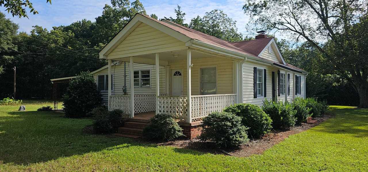 38 Pickard Rd - Photo 4 of 31
