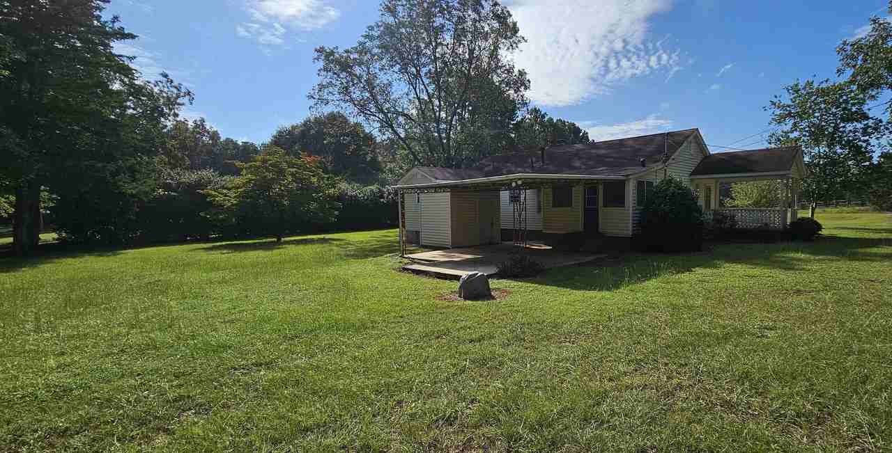 38 Pickard Rd - Photo 5 of 31