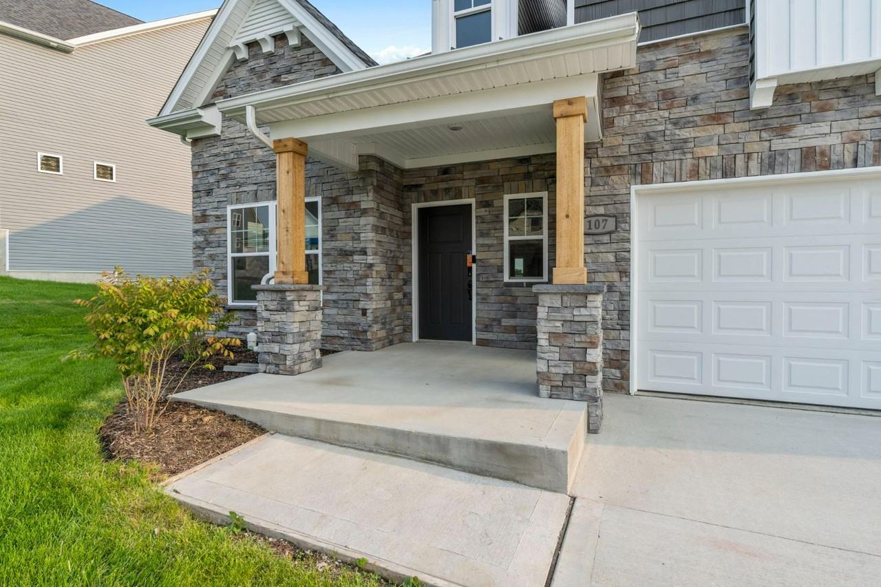 107 Nuthatch - Photo 2 of 17