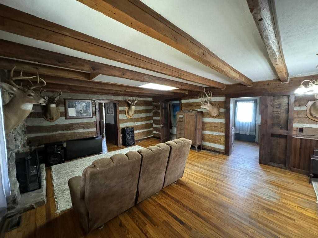 2207 Jentes Rd - Photo 2 of 16