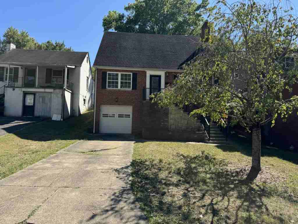 1637 Upland Rd - Photo 2 of 37