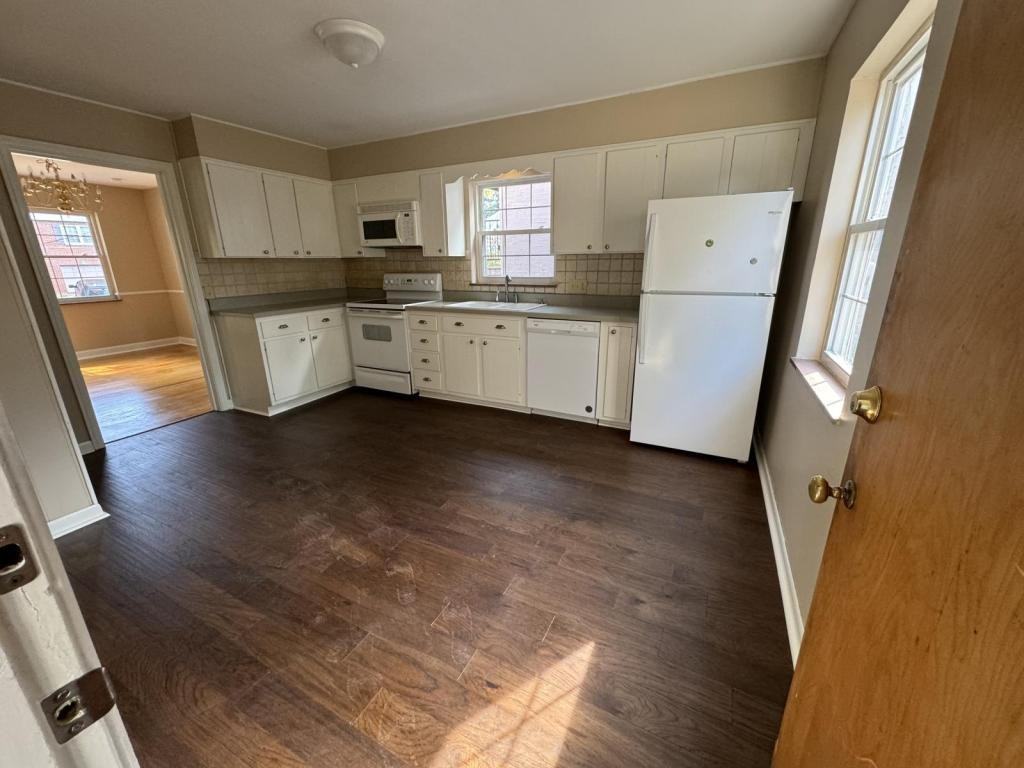 1637 Upland Rd - Photo 3 of 37