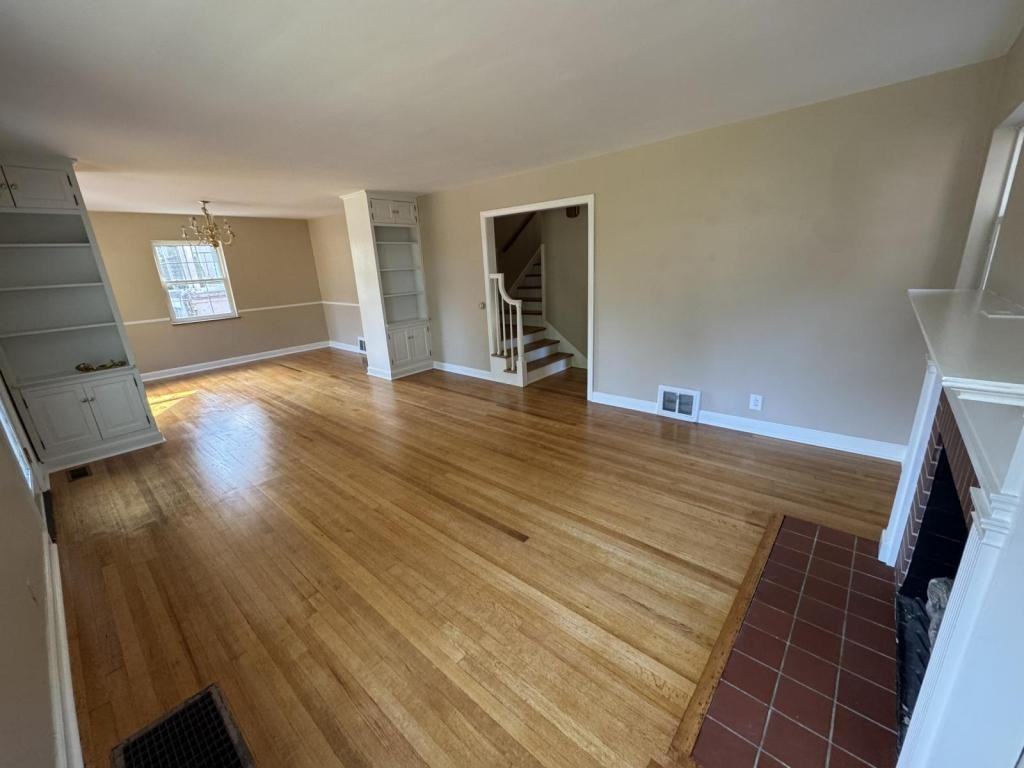1637 Upland Rd - Photo 7 of 37
